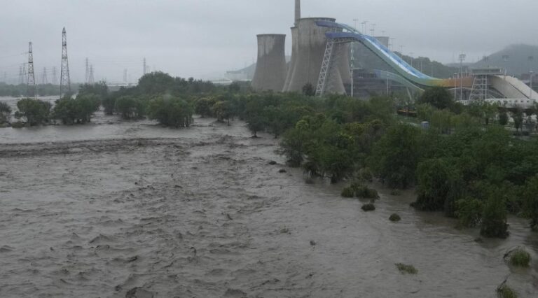 Provincia china evacúa a más de un millón por inundaciones