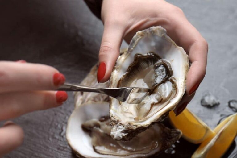 Tres personas muertas por bacteria carnívora tras comer ostras en EE.UU.