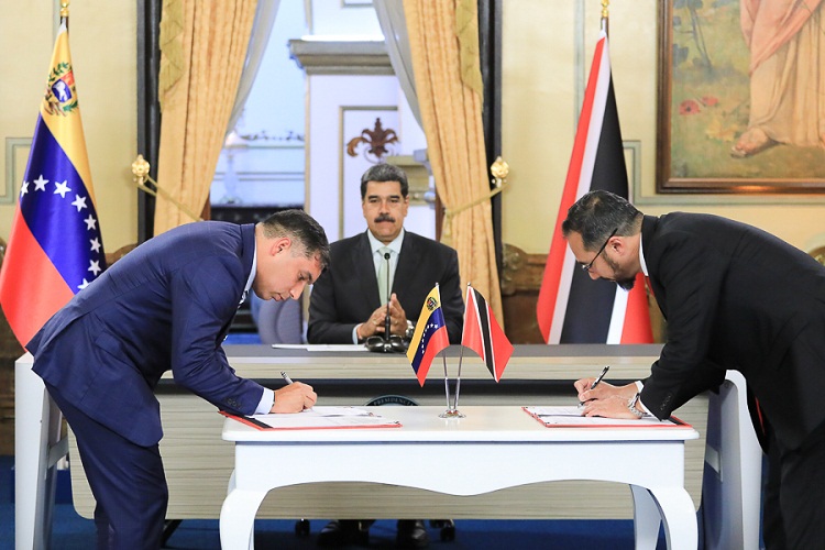 Venezuela firma convenio con Trinidad y Tobago para producir gas
