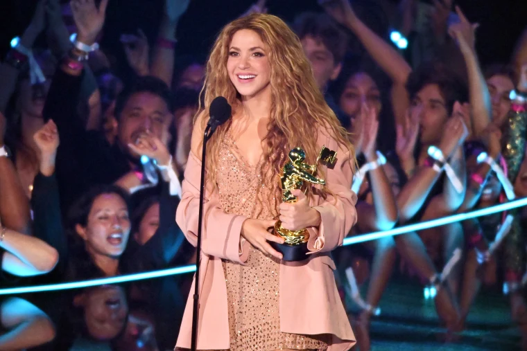 Shakira se roba los MTV Awards con sus movimientos de cadera