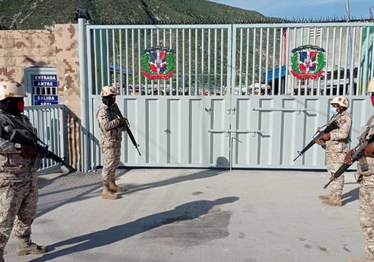 República Dominicana cierra frontera con Haití
