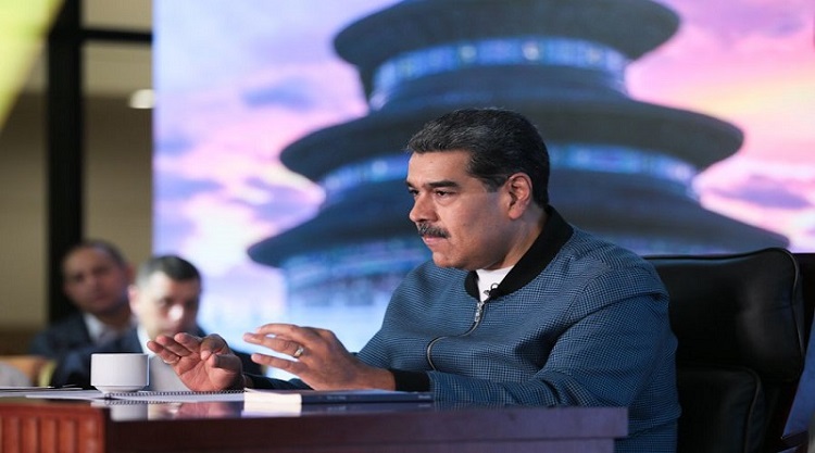 Maduro exige desde China fin de las sanciones contra Venezuela
