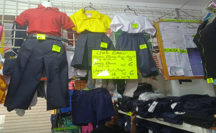 Punto Fijo| Padres requieren $70 mínimo para comprar uniforme escolar