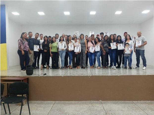 40 triunfadores del anexo Santiago María Davalillo de Misión Sucre reciben sus certificados de Trayecto Inicial