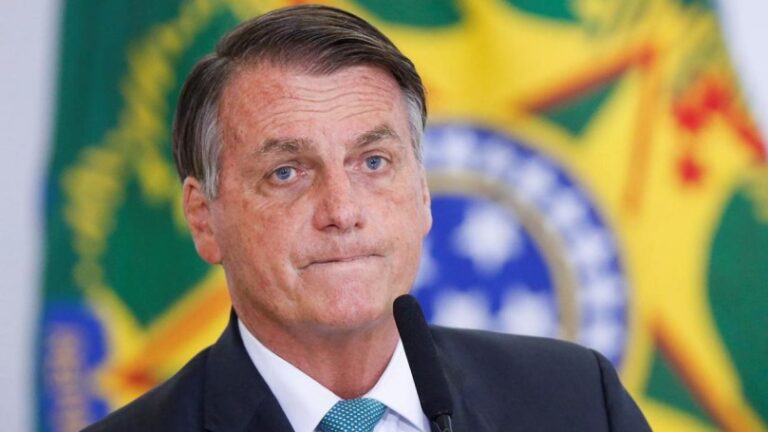 Corte electoral de Brasil mantiene inelegibilidad de Bolsonaro