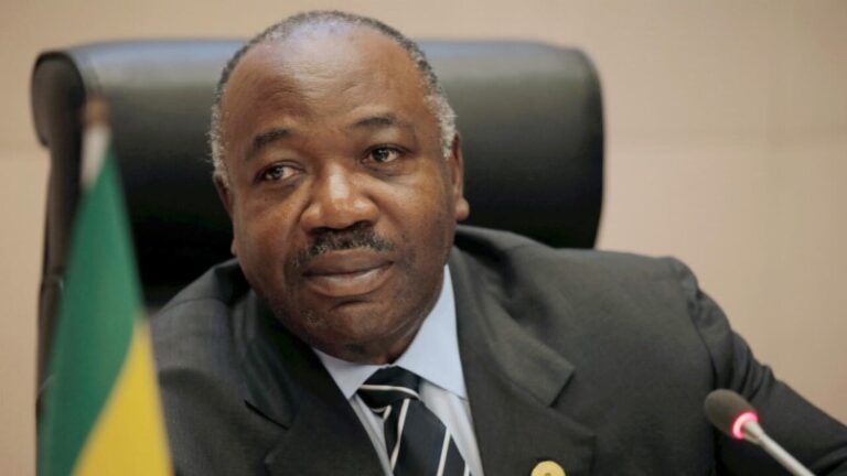 Unión Africana pide liberar a presidente de Gabón