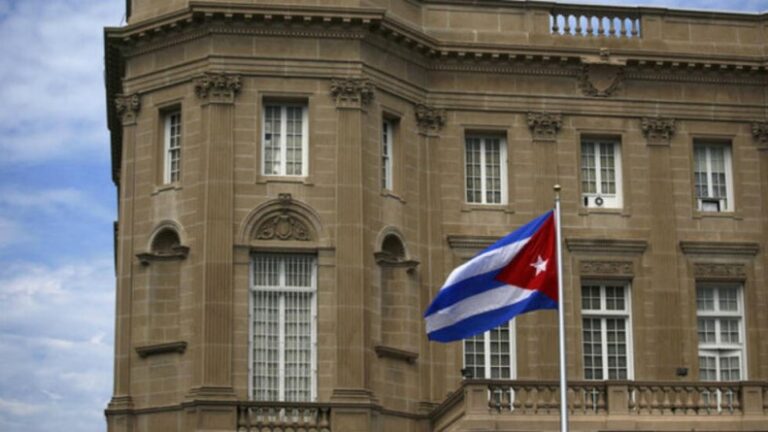 Cuba denuncia «ataque terrorista» a embajada en Washington