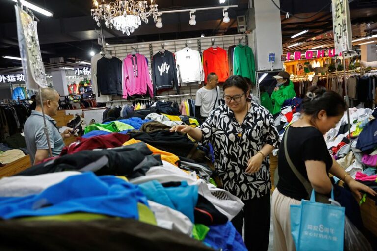 China estudia prohibir la ropa que “hiera los sentimientos” de la nación