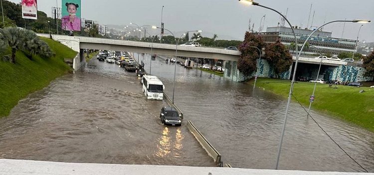 Fuertes lluvias se registran en Caracas y Maracaibo (VÍDEO)