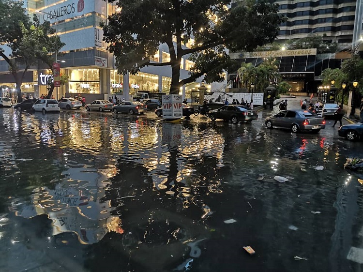 Caracas colapsada por las lluvias