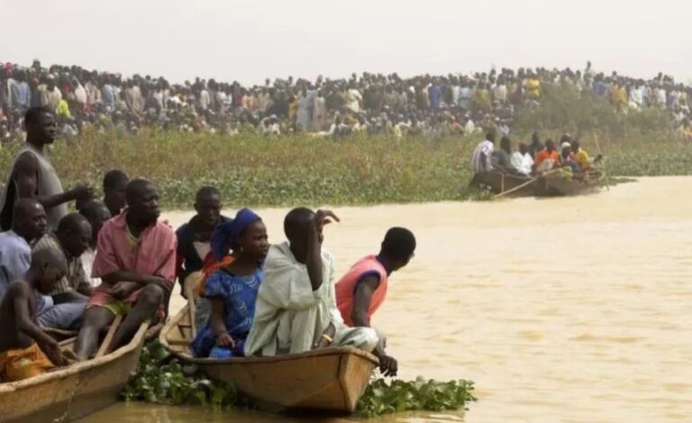 Al menos 26 muertos en un naufragio en Nigeria
