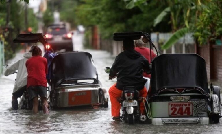 Hong Kong se prepara «para el peor escenario» con el tifón Saola