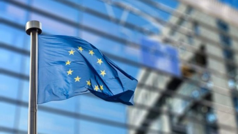 La UE endurece las reglas antimonopolio para seis gigantes digitales