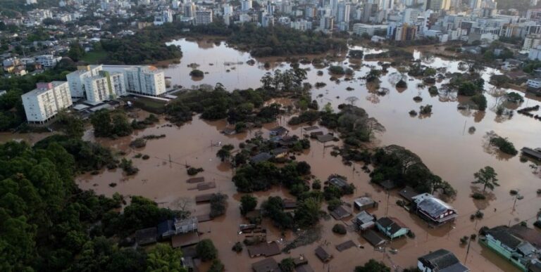 Aumenta a 39 el número de muertes por ciclón extratropical en el sur de Brasil