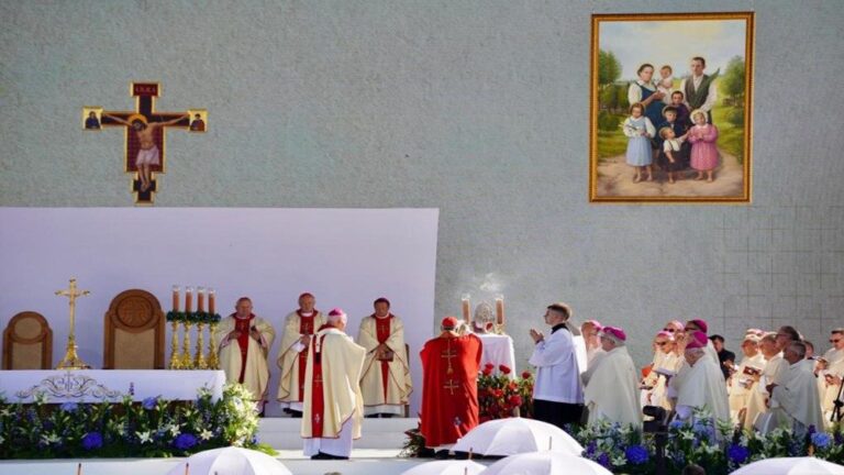 El Vaticano celebró beatificación de una familia polaca asesinada por esconder a judíos