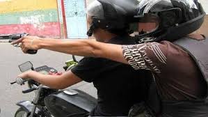 Golpean a venezolanos que habían robado una moto en Perú