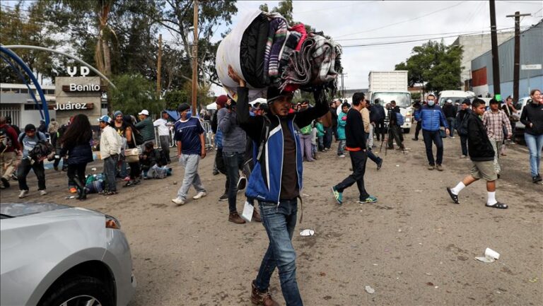 México acuerda con Estados Unidos deportar migrantes desde sus ciudades fronterizas