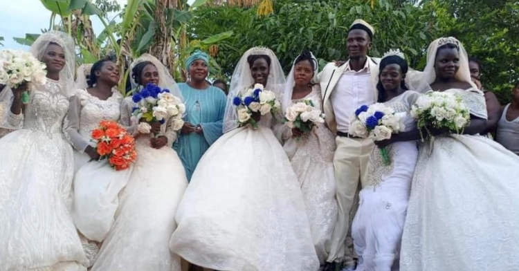 Un hombre se casó con siete mujeres el mismo día