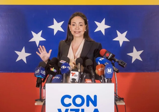 María Corina continúa con su candidatura y denuncia que Maduro violó el acuerdo de Barbados