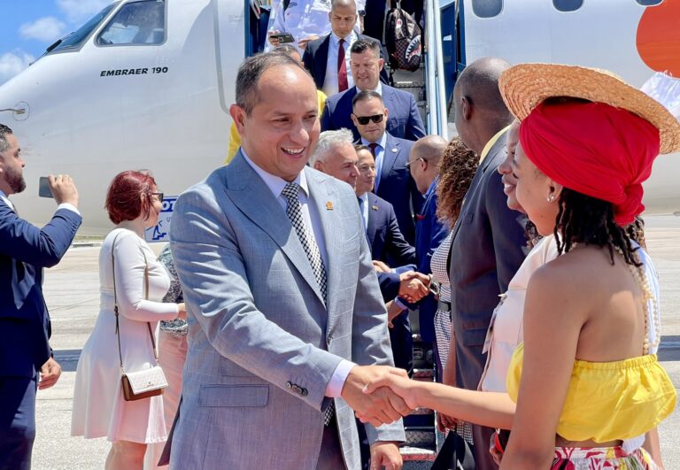 Conviasa inaugura conexión aérea con Barbados