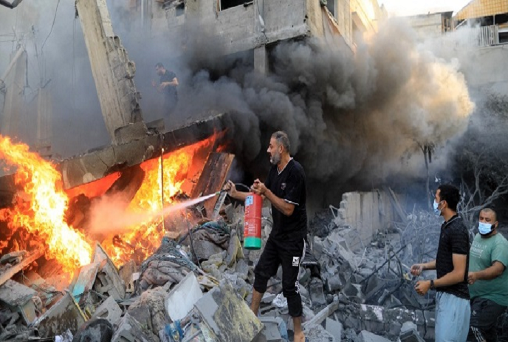 El número de muertos en Gaza aumenta a 2.215, entre ellos 724 niños