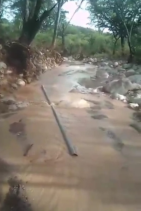 Habitantes de “María Díaz” reportan daños en las tuberías de agua potable producto de la crecida causada por las lluvias