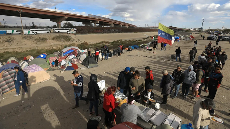 Más de un millar de migrantes arriban en tren a la frontera con EEUU en Juárez