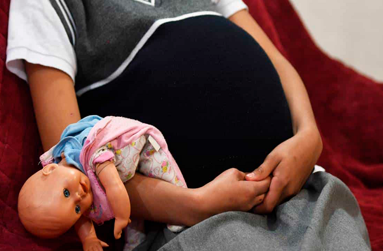 Niña embarazada de 10 años de edad podría ser sometida a aborto terapéutico en Perú
