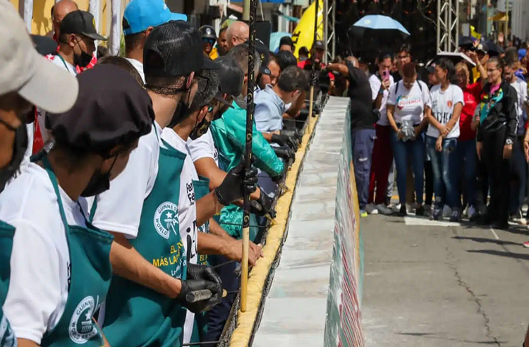 Los Teques logró el Récord Guinness del tequeño más largo del mundo