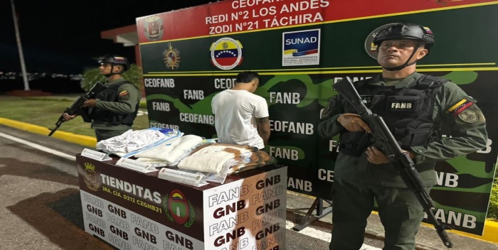 Dos hombres detenidos con ropa impregnada de cocaína en Táchira