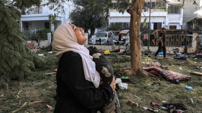 Autoridades sanitarias de Gaza elevan a 10.812 los muertos por los bombardeos israelíes