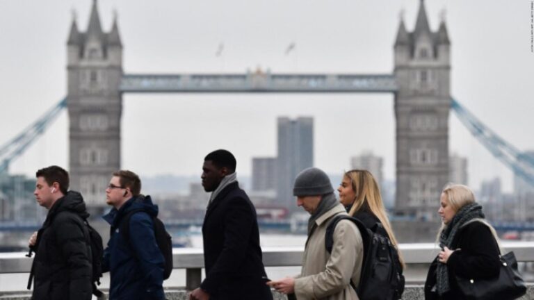 Los salarios suben más que los precios en el Reino Unido, según la ONS