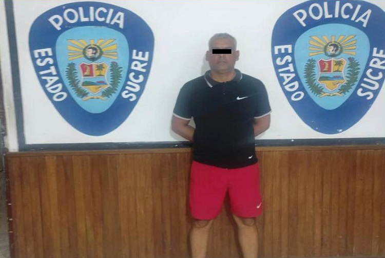 Un oficial agredió con un casco a un motorizado en Sucre