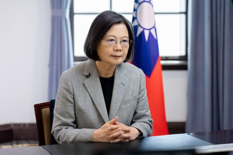 Taiwán «no cederá» ante China, dice su presidenta