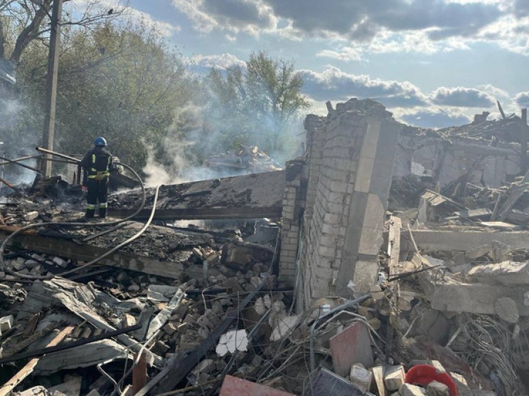 Al menos 51 muertos ocasiona bombardeo ruso durante un velorio en Ucrania