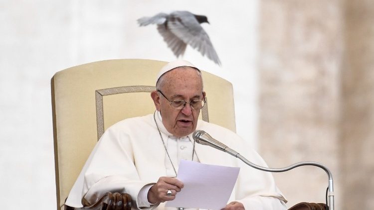 El papa Francisco dice que sufre «bronquitis muy aguda, infecciosa»