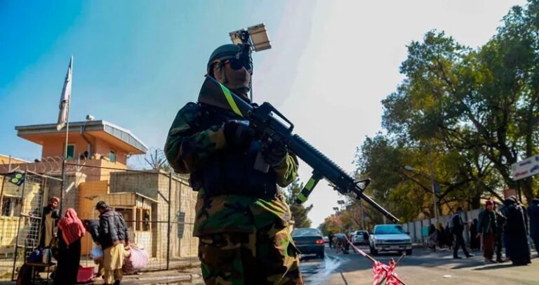 Explosión en una mezquita de Afganistán deja varias víctimas