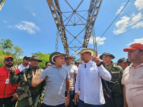 Gobierno venezolano inspecciona Puente Internacional Unión que conecta con Colombia
