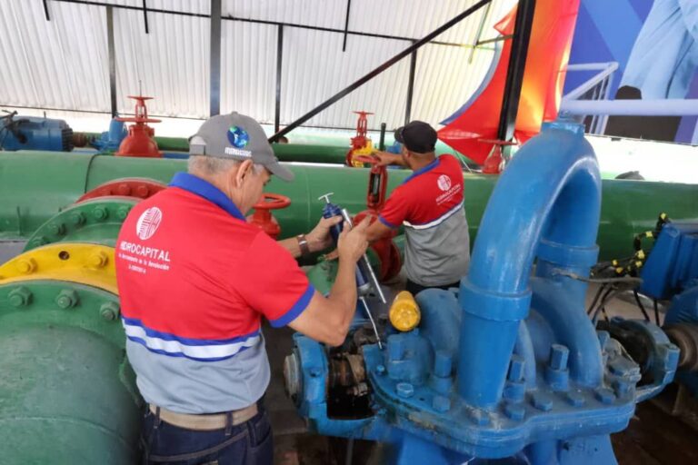 Restituyen servicio de agua tras reparación en Sistema Tuy III