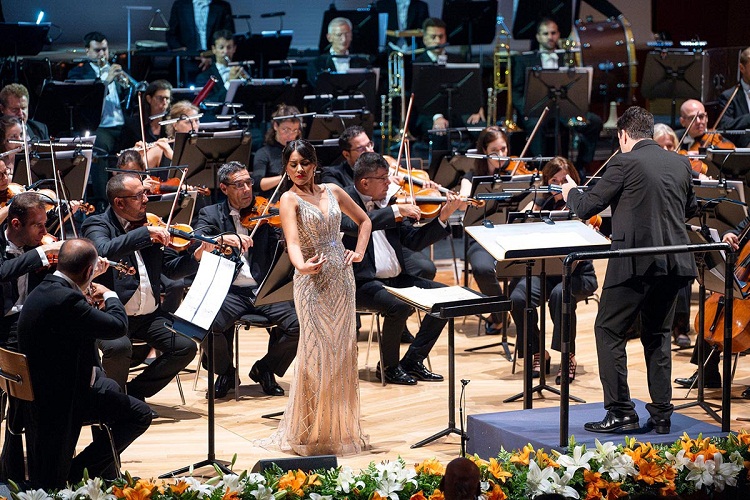 La soprano venezolana Génesis Moreno,ganadora del primer premio, hace triplete  en el IX Concurso Internacional de Canto Alfredo Kraus