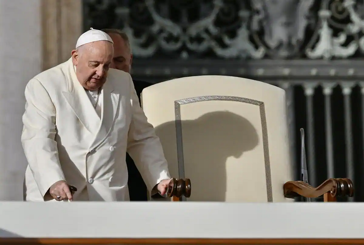 El Papa participa en reunión con obispos españoles en el Vaticano