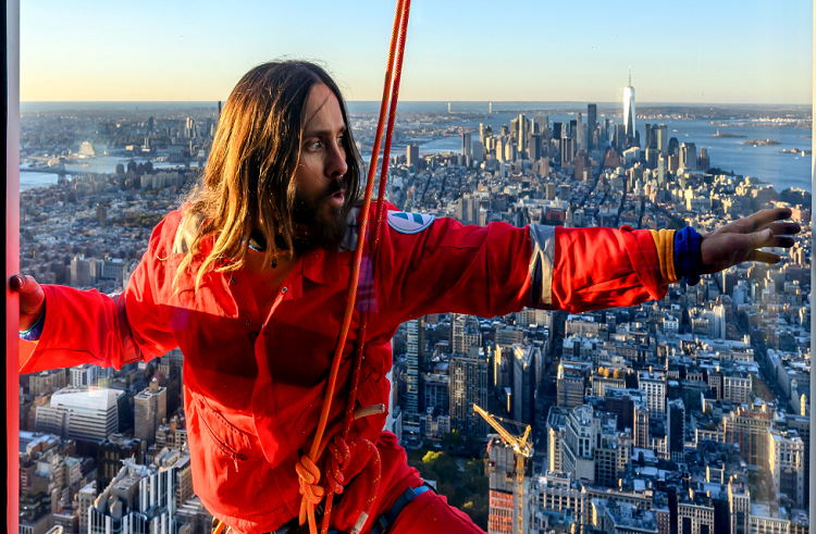 Jared Leto escala el Empire State Building para promocionar su próxima gira