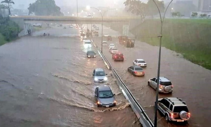 Gobierno anuncia despliegue del Sistema de Gestión de Riesgos por fuertes lluvias en el país