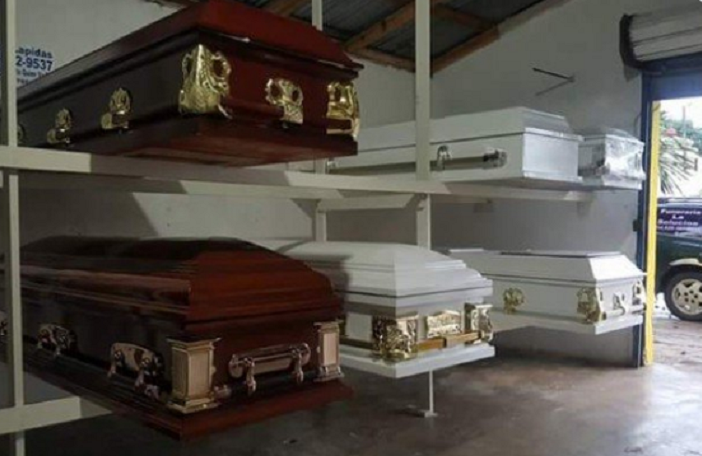 Funeraria aprovecha el «Black friday» para ofertar ataúdes