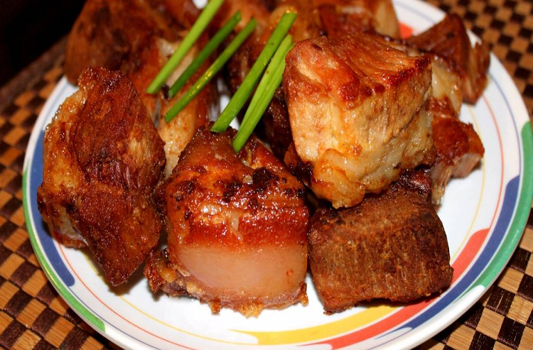 El chicharrón de cerdo es más saludable que la espinaca, zanahoria y coliflor, según estudio