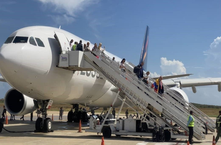 Venezuela y Polonia inician vuelos directos hacia Margarita