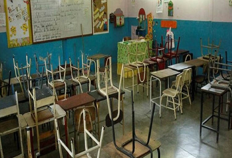 Más de 34% de los docentes venezolanos abandonan las aulas por bajos salarios, según estudio