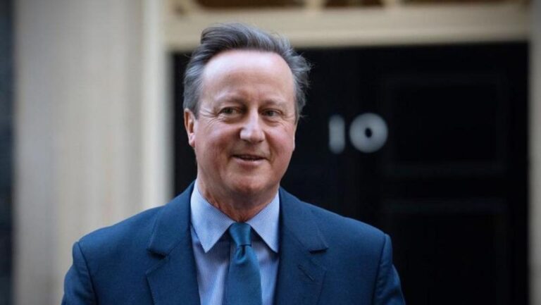 Inesperado regreso del ex primer ministro Cameron como canciller de un gobierno británico en crisis