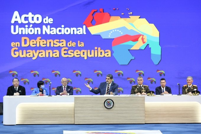 Maduro denuncia campaña para “enconar un conflicto en escalada”
