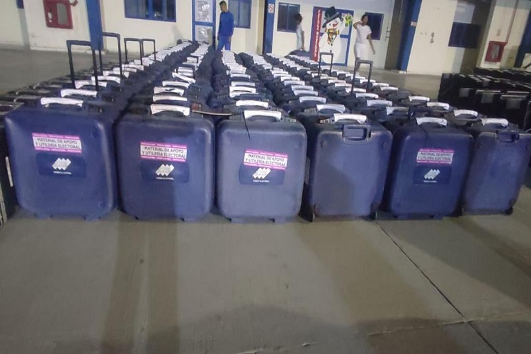 Distribuyen material electoral para el referendo consultivo del Esequibo